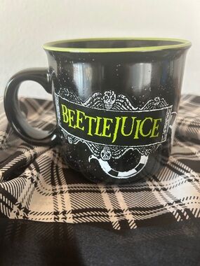 Beetlejuice"Never Trust the Living" Ceramic Camper Mug